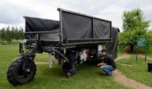 Revolutionizing Asparagus Harvesting: A3H Harvester Showcased at the Great Lakes Expo